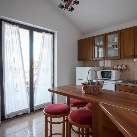 Hébergement de vacances 2 Bedroom With Sea View *