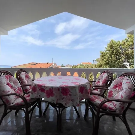 Hébergement de vacances 2 Bedroom With Sea View Mandre
