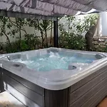 Holiday home 2 Bedroom With Sea View
