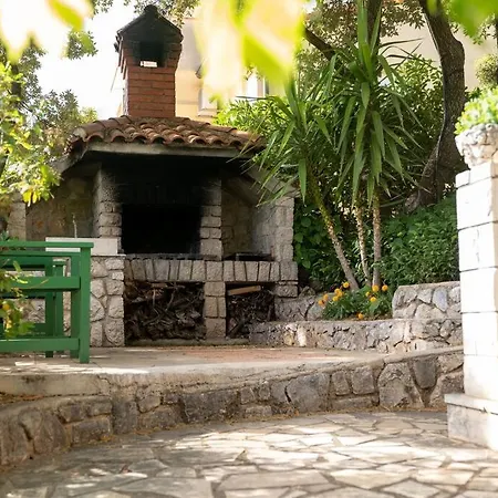 2 Bedroom With Sea View בית נופש *