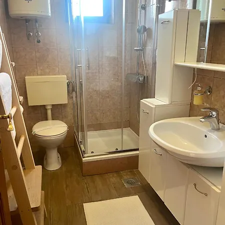 Vikendica 2 Bedroom With Sea View