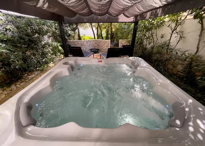 2 Bedroom With Sea View 度假居