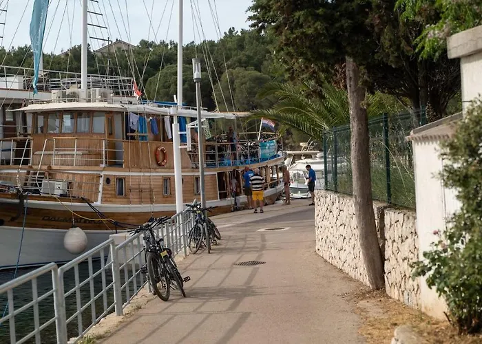 2 Bedroom With Sea View * Mandre